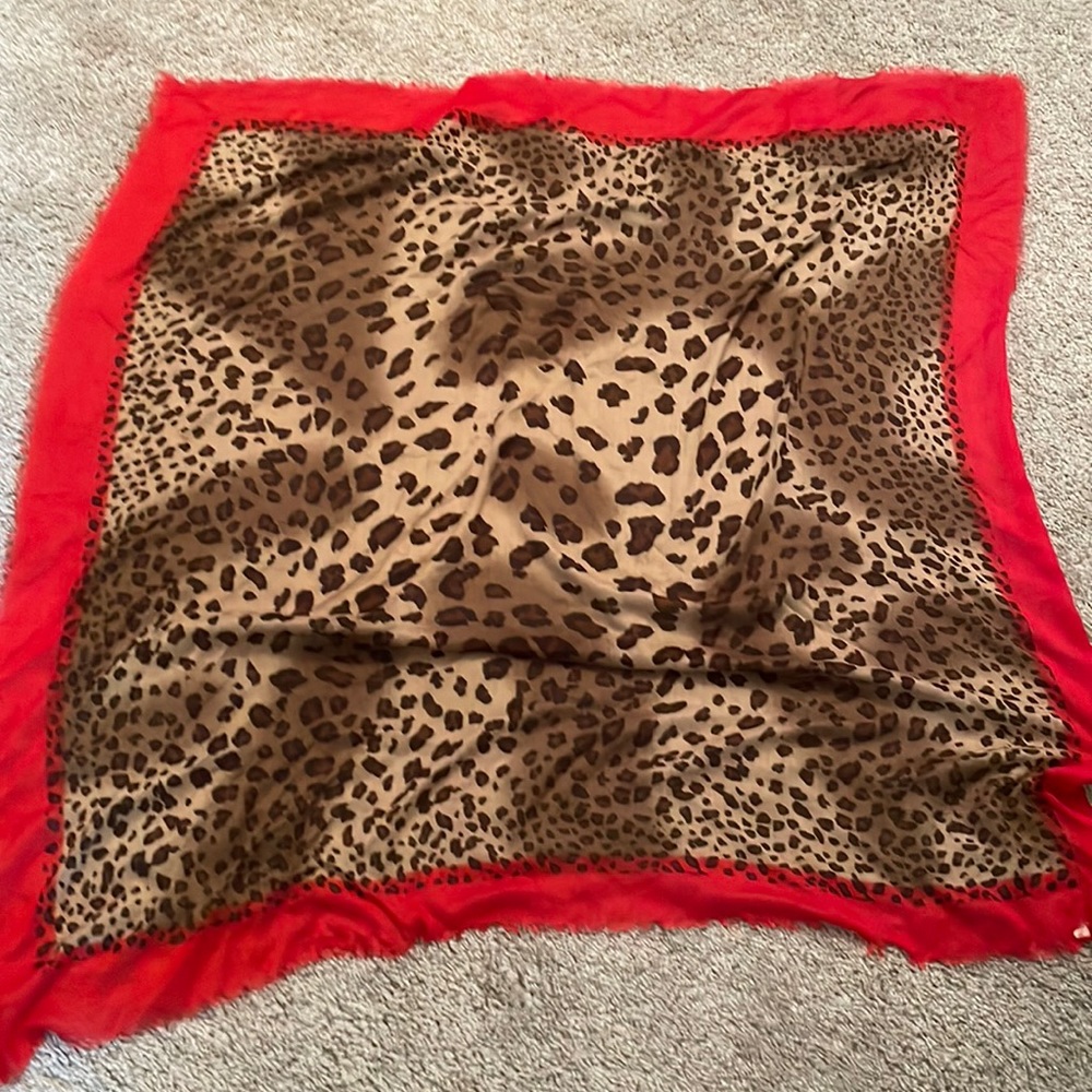 Red and leopard spot scarf 🧣